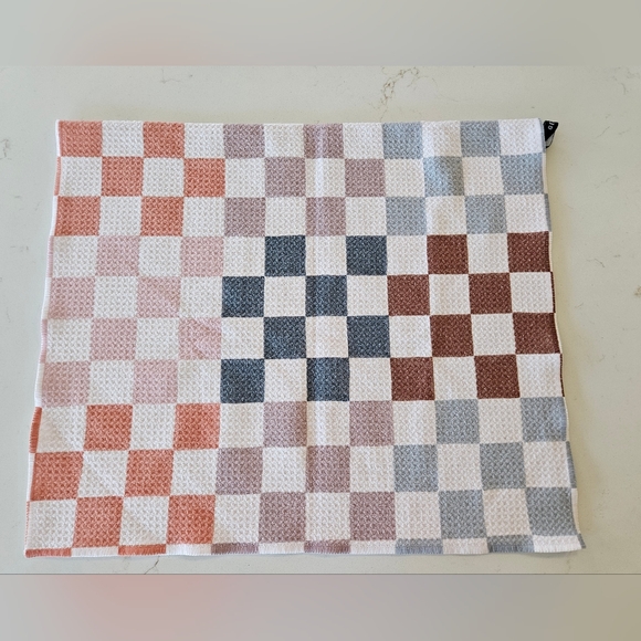 Geometry Towel - Picture 2 of 4